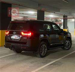 تۆیۆتا لاند کروزەر